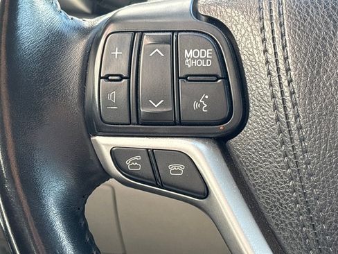 Used 2016 Toyota Highlander XLE image 21