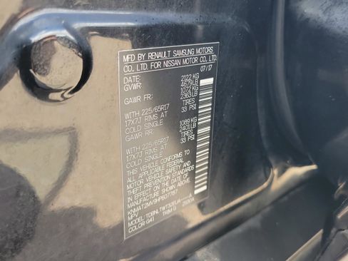 Used 2017 Nissan Rogue SV w/ SV Premium Package image 29