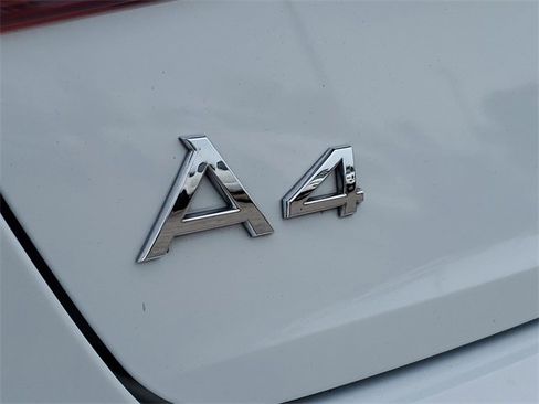 Used 2018 Audi A4 2.0T Premium image 5