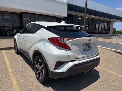 Used 2019 Toyota C-HR Limited FWD image 5