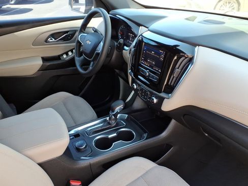 Used 2023 Chevrolet Traverse LS FWD image 10