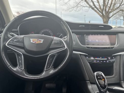 Used 2018 Cadillac XT5 Luxury w/ Driver Awareness Package image 14