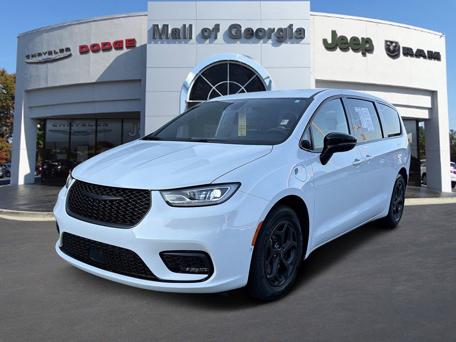 Used 2024 Chrysler Pacifica Limited FWD image 1