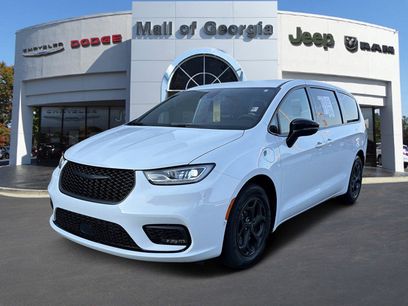 Used 2024 Chrysler Pacifica Limited