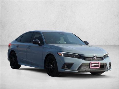 Used 2022 Honda Civic Sport image 3