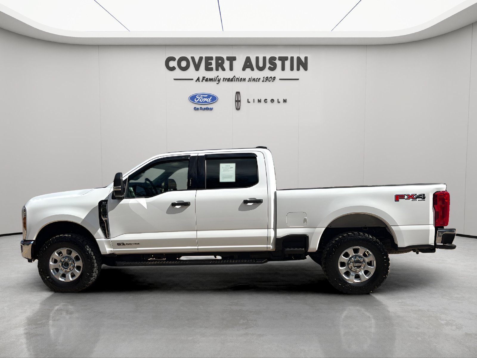 Used 2024 Ford F250 XLT w/ FX4 Off-Road Package AWD/4WD image 2
