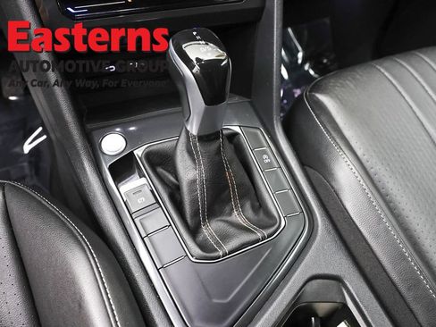 Used 2024 Volkswagen Tiguan SE FWD image 12
