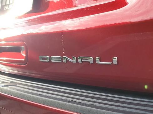 Used 2024 GMC Yukon Denali Ultimate AWD/4WD image 8