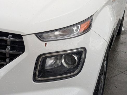 Certified 2023 Hyundai Venue SEL image 12