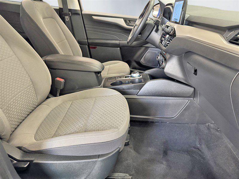 Used 2022 Ford Escape SE w/ Cold Weather Package AWD/4WD image 25