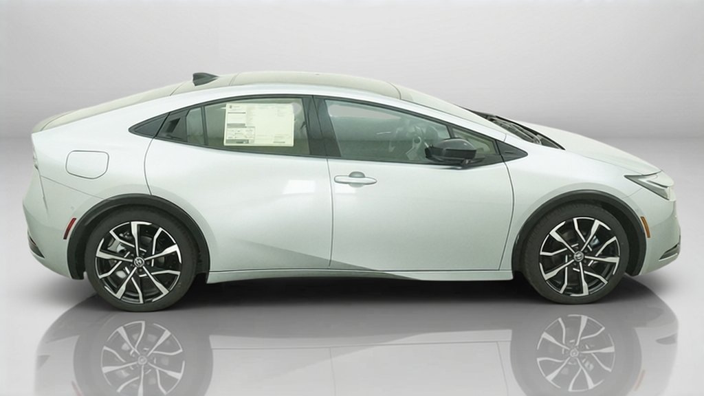 New 2026 Toyota Prius Plug-In Hybrid w/ Limited Premium Package FWD image 7