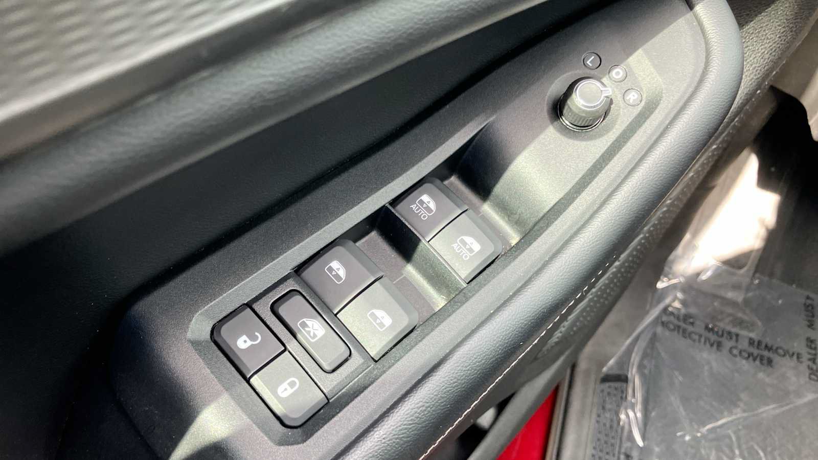 Used 2023 Jeep Grand Cherokee Laredo AWD/4WD image 15