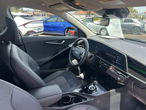 Used 2024 Kia Niro Wind FWD image 29