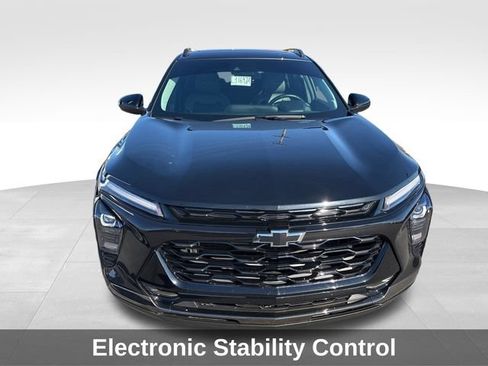 Used 2025 Chevrolet Trax ACTIV w/ Sunroof Package FWD image 9