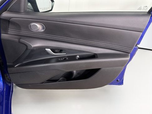 Used 2025 Hyundai Elantra SEL FWD image 32
