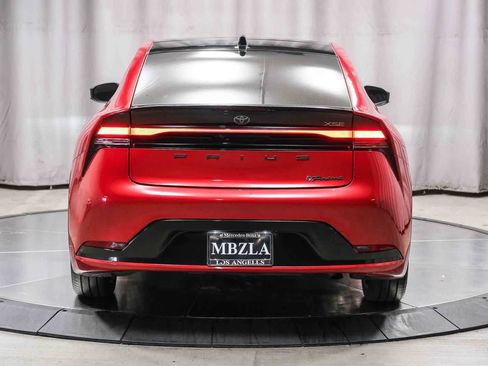 Used 2024 Toyota Prius Prime FWD image 3