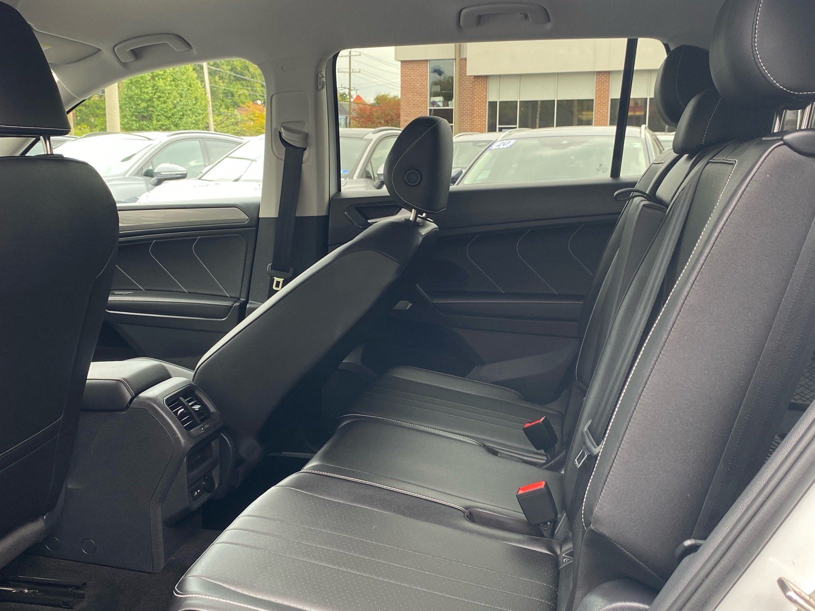 Used 2023 Volkswagen Tiguan SE FWD image 18