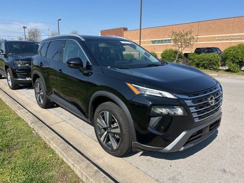 Used 2024 Nissan Rogue SL image 2