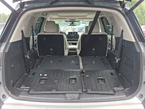 Certified 2022 Nissan Pathfinder Platinum w/ Lighting Package (N92) AWD/4WD image 29