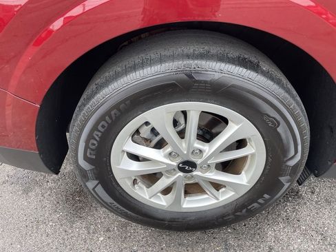 Used 2024 Kia Carnival LX image 12