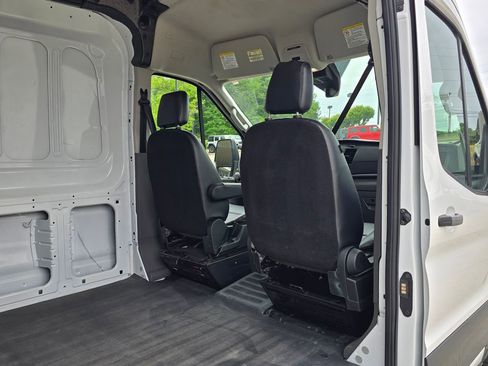 Used 2024 Ford Transit 250 148 Medium Roof Extended AWD image 16