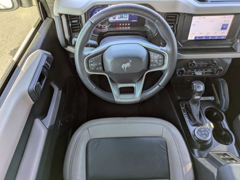 Used 2022 Ford Bronco Wildtrak image 18