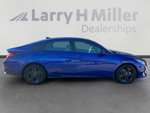 Certified 2022 Hyundai Elantra SEL image 7