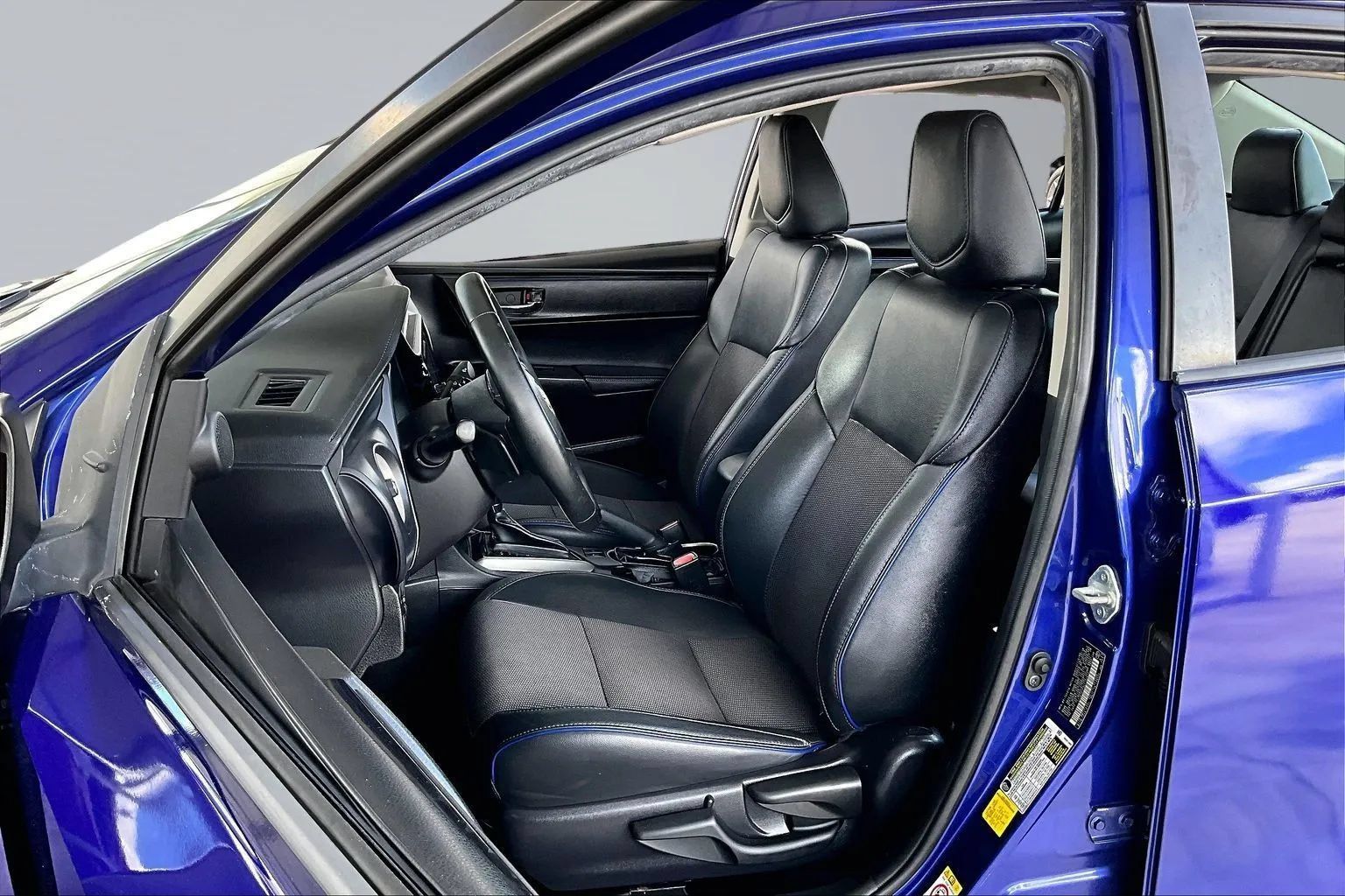 Used 2019 Toyota Corolla SE FWD image 18