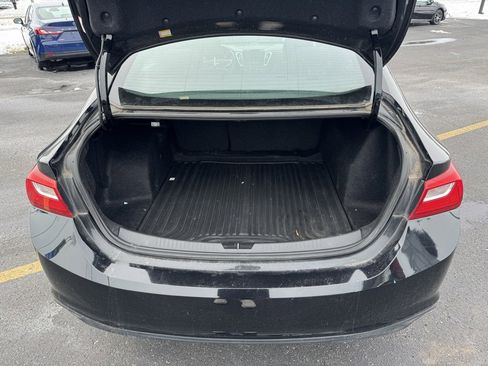 Used 2017 Chevrolet Malibu LT image 7