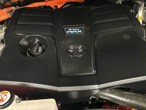 Used 2023 Toyota Tundra Platinum AWD/4WD image 10