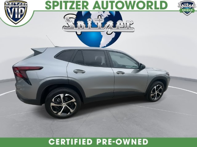 Used 2024 Chevrolet Trax RS FWD image 11