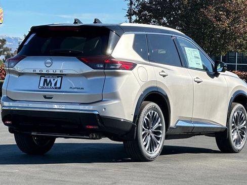 New 2025 Nissan Rogue Platinum w/ Tech Package image 4