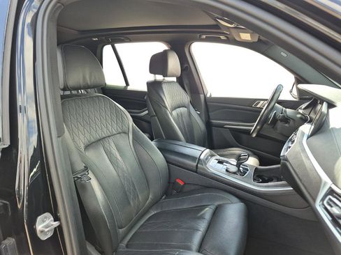 Used 2021 BMW X5 M50i image 29