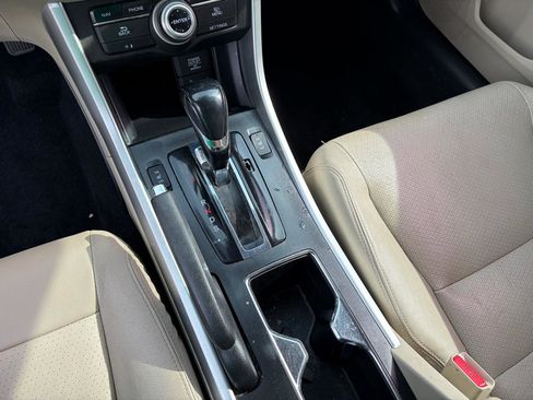 Used 2014 Honda Accord Touring image 12
