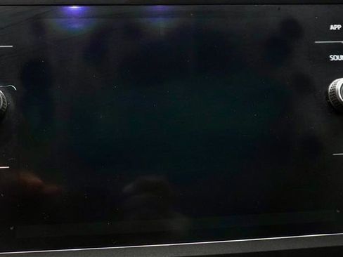 Used 2019 Volkswagen Tiguan SE image 13