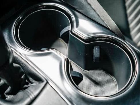 Certified 2020 Toyota Camry SE image 22