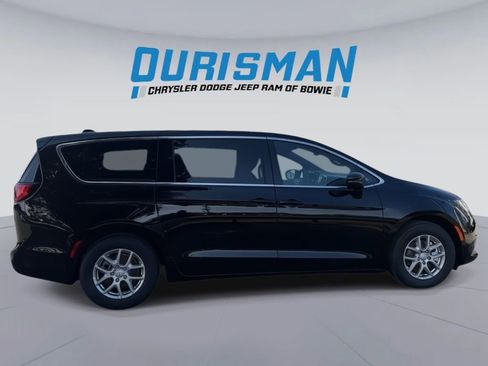 New 2026 Chrysler Voyager LX image 7