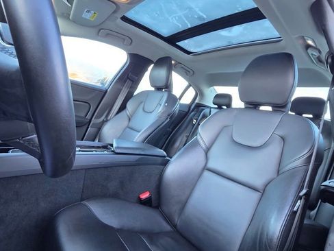 Used 2024 Volvo S60 B5 Core image 12