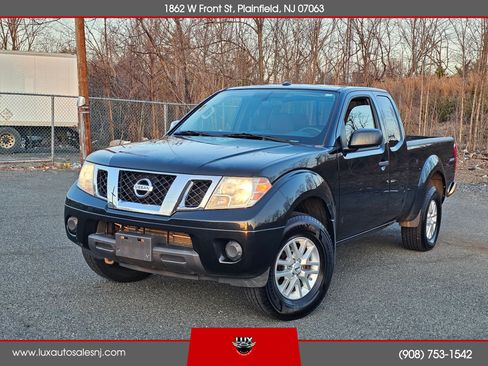 Used 2015 Nissan Frontier SV AWD/4WD image 1