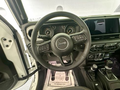 Used 2025 Jeep Wrangler Sport AWD/4WD image 11