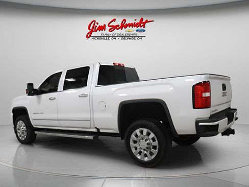 Used 2018 GMC Sierra 2500 Denali AWD/4WD image 3