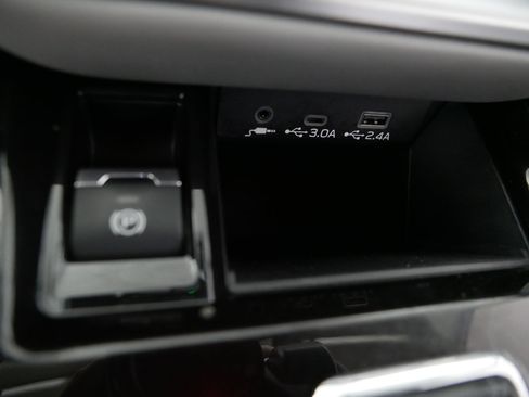 Used 2024 Subaru Outback Premium AWD/4WD image 29