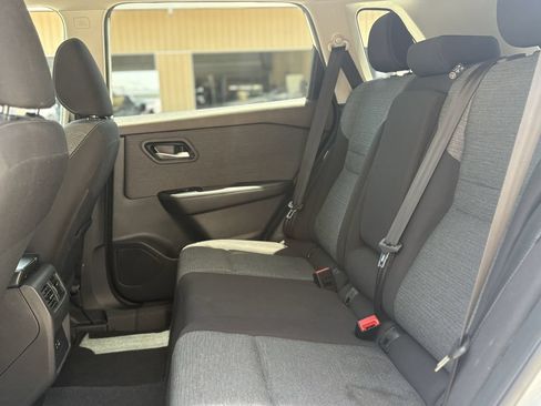 Used 2023 Nissan Rogue SV AWD/4WD image 21