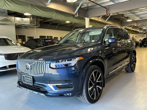Certified 2024 Volvo XC90 B6 Plus w/ Protection Package Premier image 5