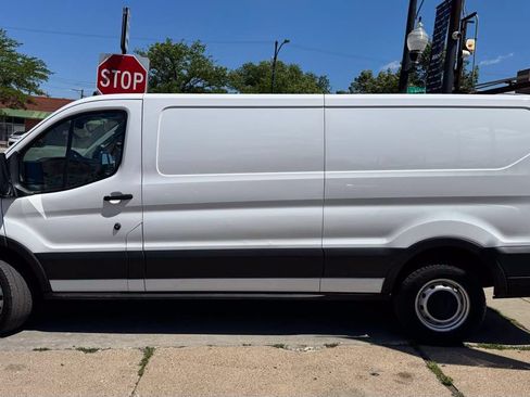 Used 2022 Ford Transit 250 Low Roof RWD image 3