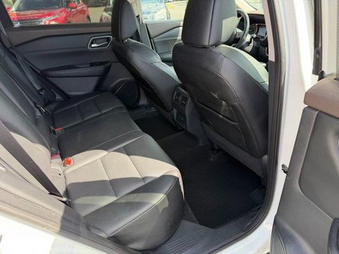 Used 2021 Nissan Rogue SV w/ Premium Package AWD/4WD image 16
