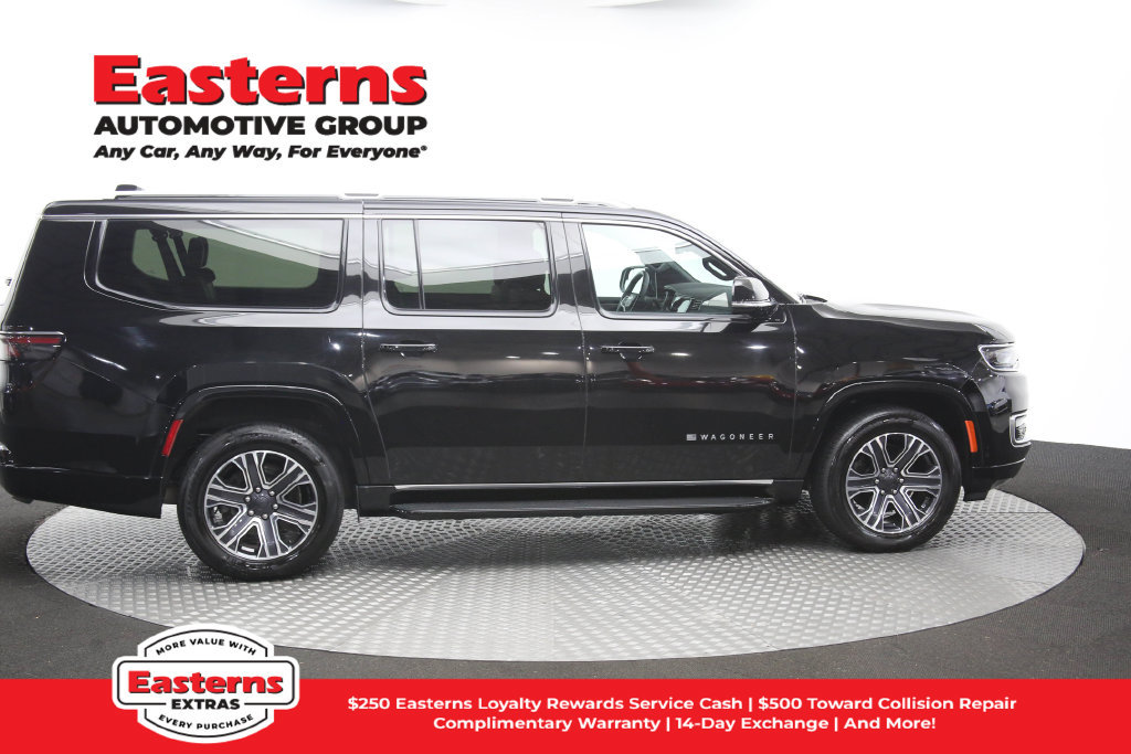 Used 2024 Jeep Wagoneer L Series II w/ Flexible Seating Group AWD/4WD image 49