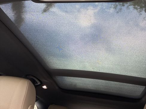 Used 2020 Land Rover Range Rover Velar R-Dynamic S image 13