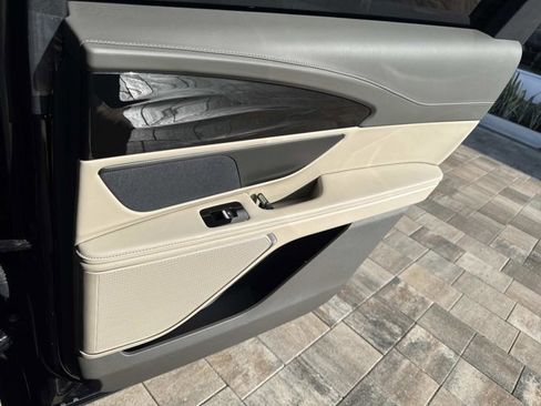 Certified 2025 Lincoln Nautilus Premier image 23