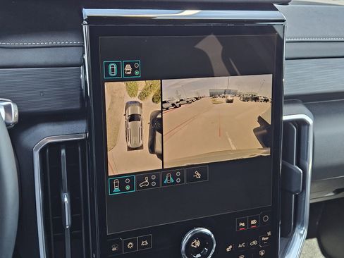 Used 2025 GMC Acadia Elevation image 22